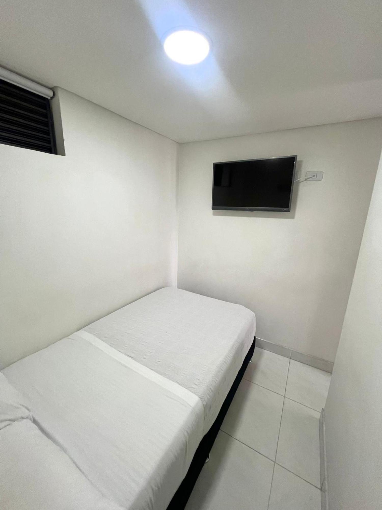 Hotel Adel มานิซาเลส ภายนอก รูปภาพ