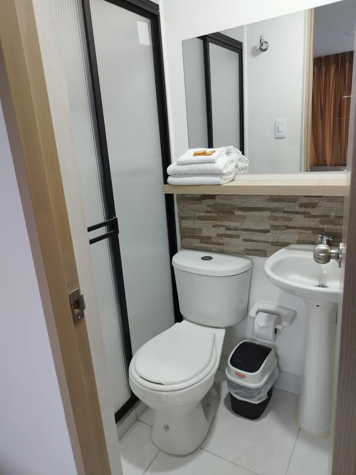 Hotel Adel มานิซาเลส ภายนอก รูปภาพ
