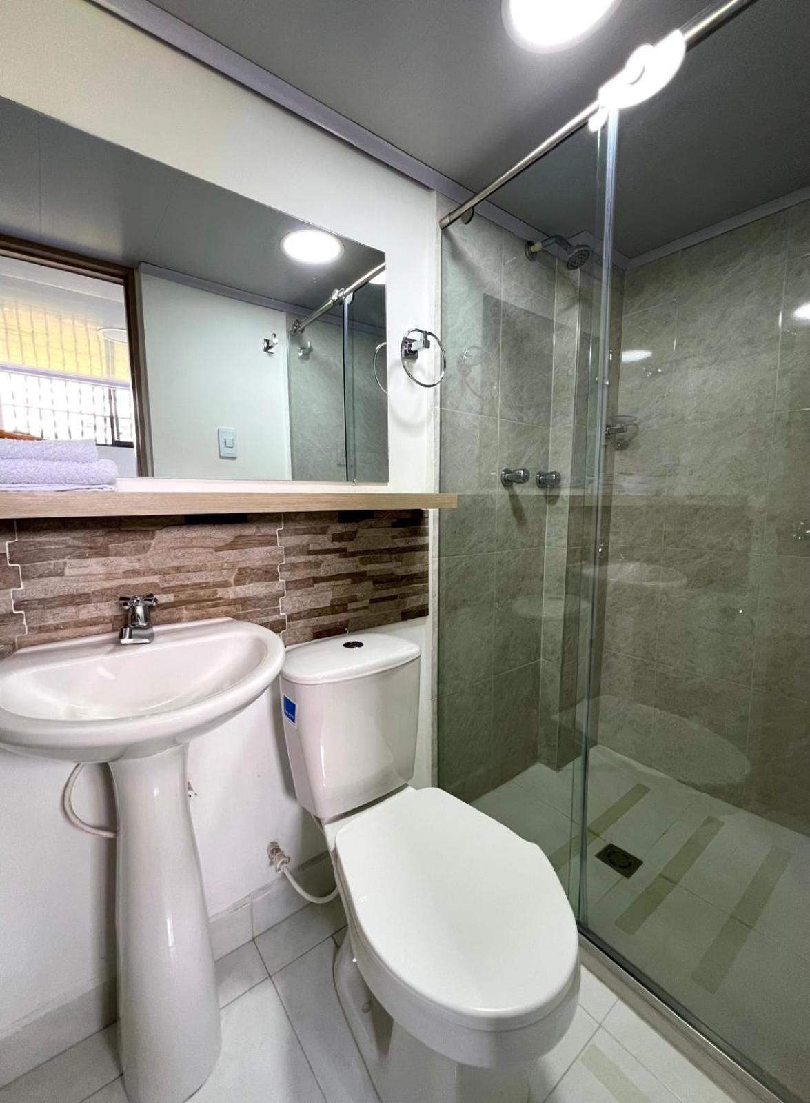 Hotel Adel มานิซาเลส ภายนอก รูปภาพ